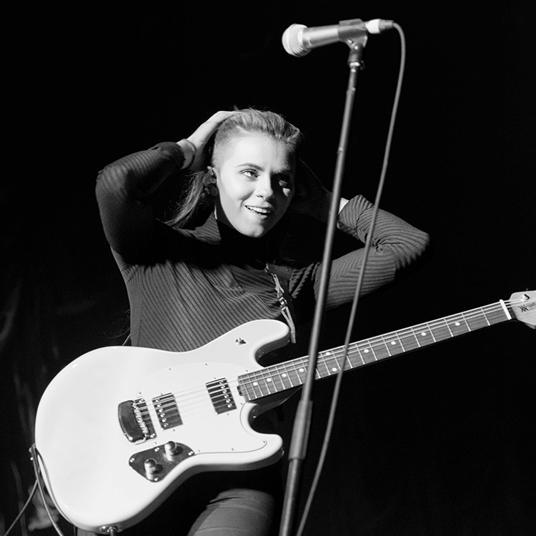 PVRIS band White Noise tour photos, lead singer, lyrics